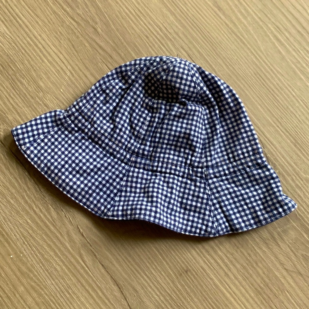 Uniqlo baby S/M sun hat